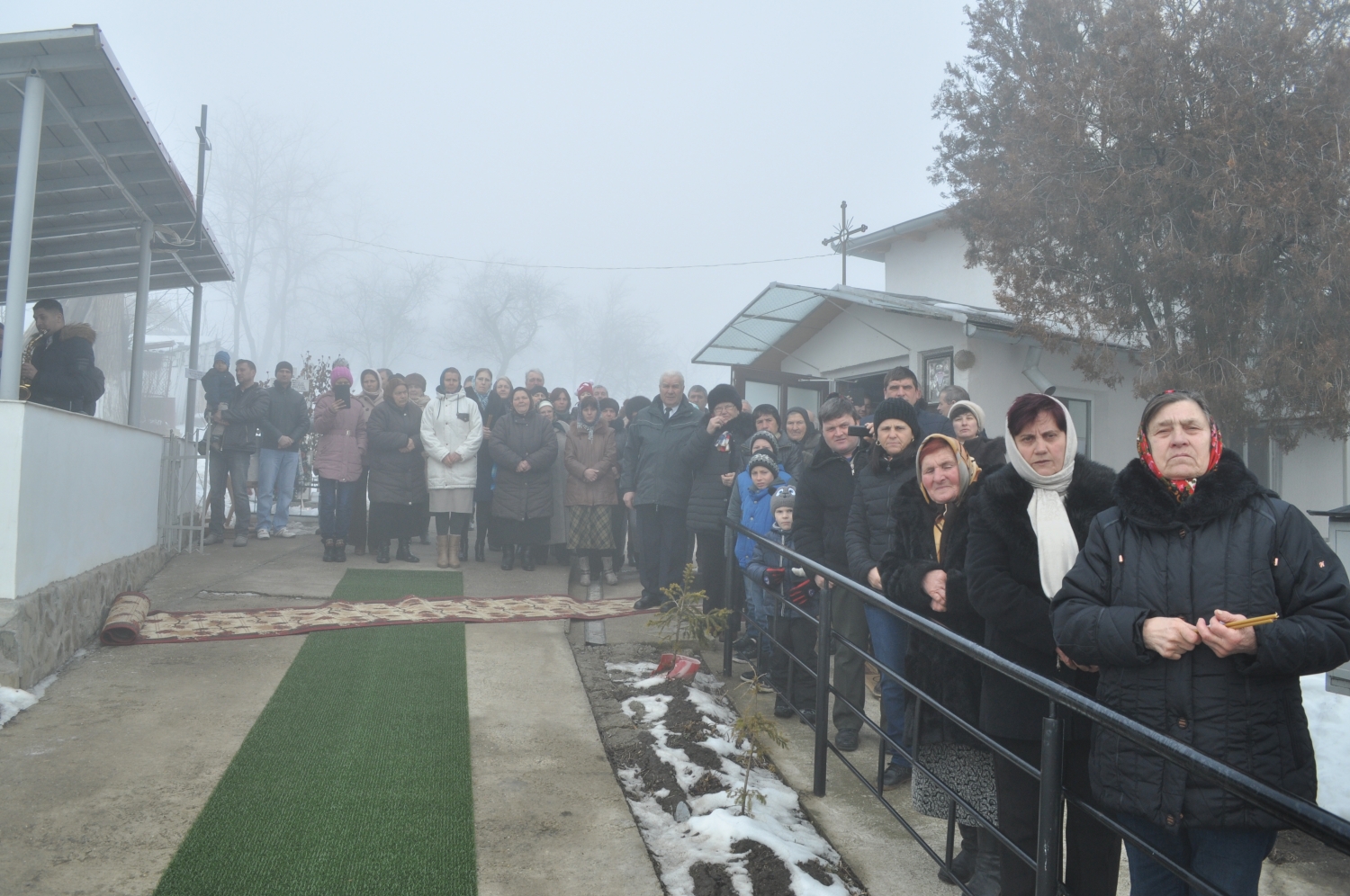 Mitropolitul Moldovei, la Brătuleni: „Dacă Îl iubești pe Dumnezeu, înseamnă că ai putere să-i iubești și pe cei din jurul tău”