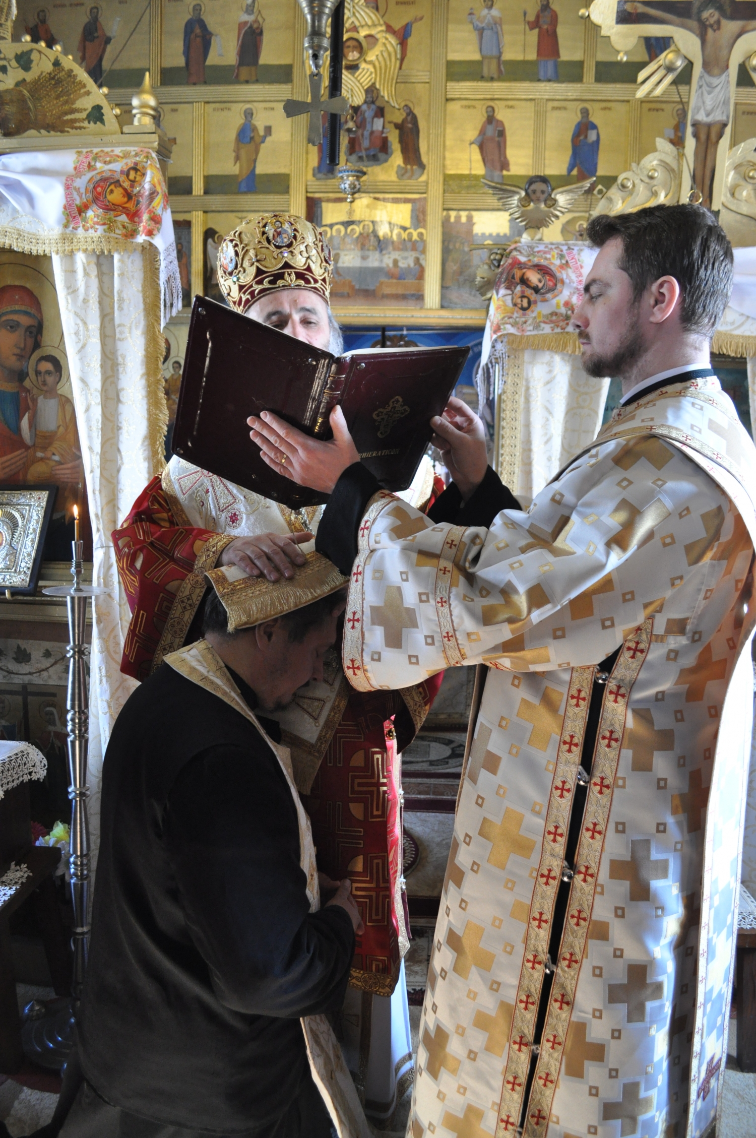 Mitropolitul Moldovei, la Brătuleni: „Dacă Îl iubești pe Dumnezeu, înseamnă că ai putere să-i iubești și pe cei din jurul tău”