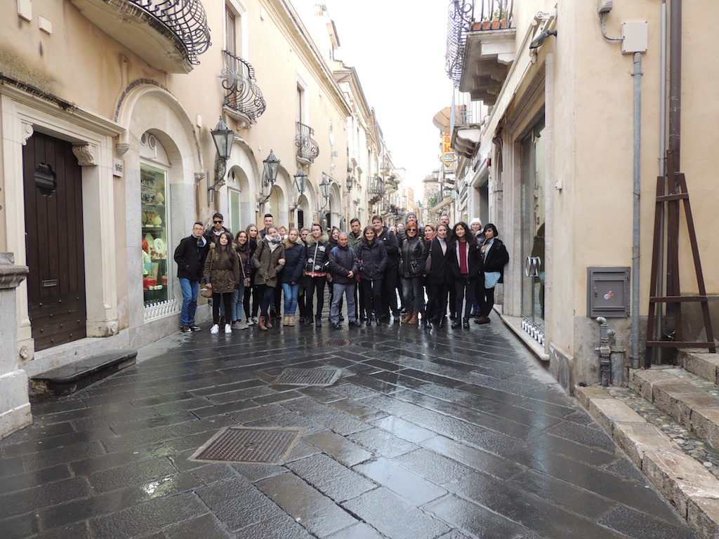 Promovarea istoriei oraşului Dorohoi în cadrul proiectului Erasmus+ la care participă Seminarul Teologic Liceal „Sf. Ioan Iacob“