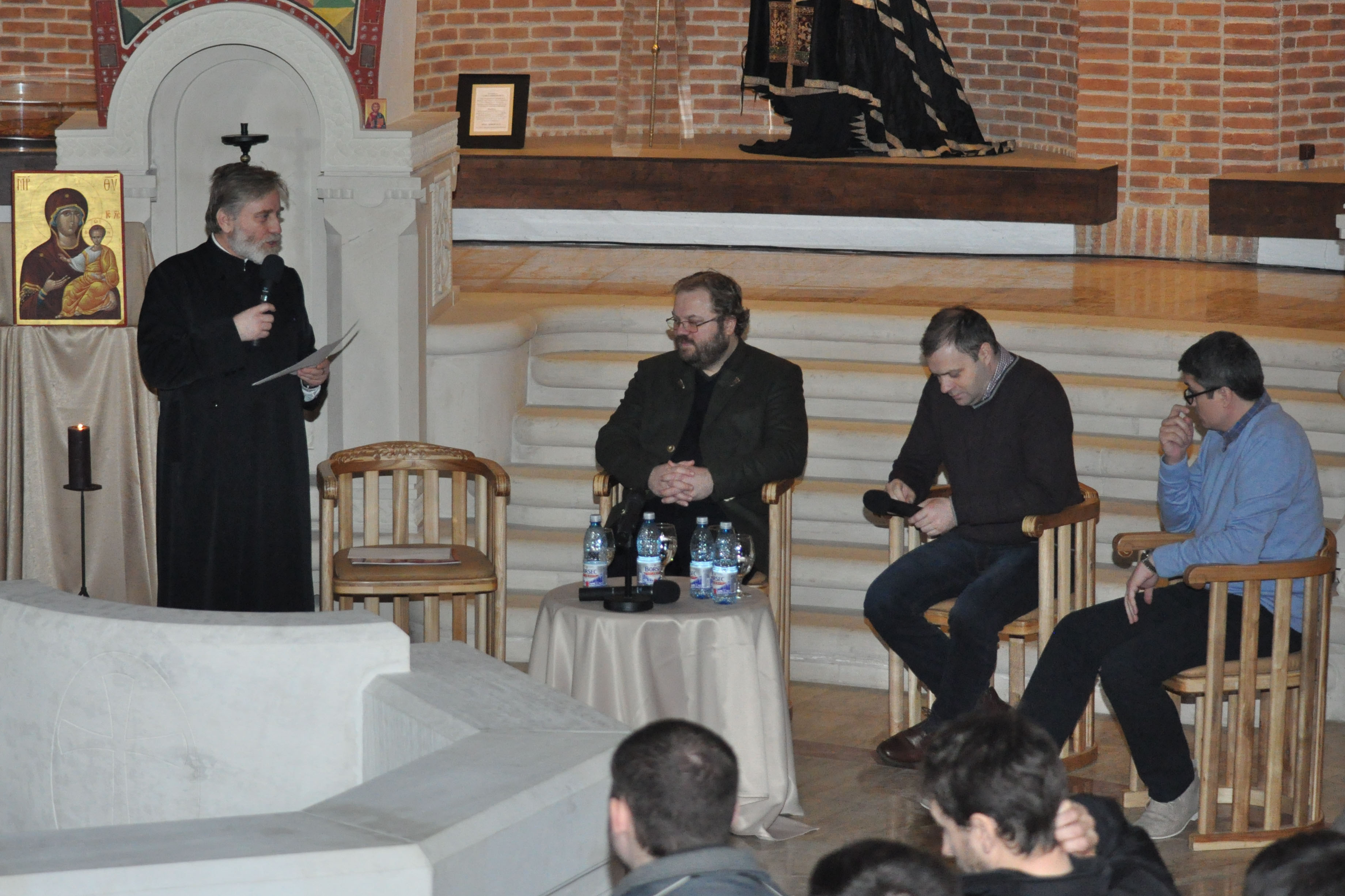 (Video) Între Sfințenie și Lașitate. Istoria Bisericii sub comunism | partea I