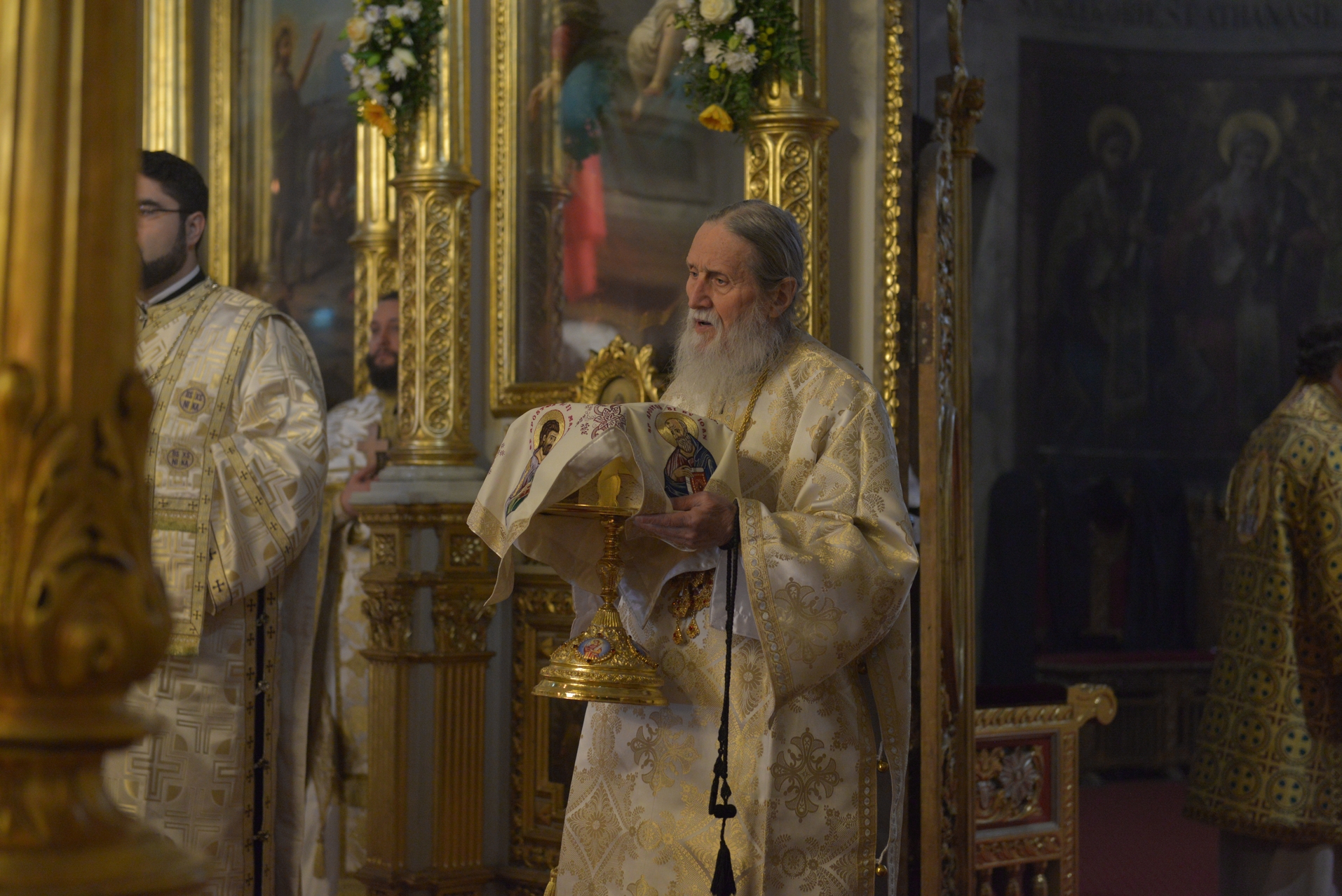 Patru ierarhi, la hramul istoric al Catedralei mitropolitane din Iași