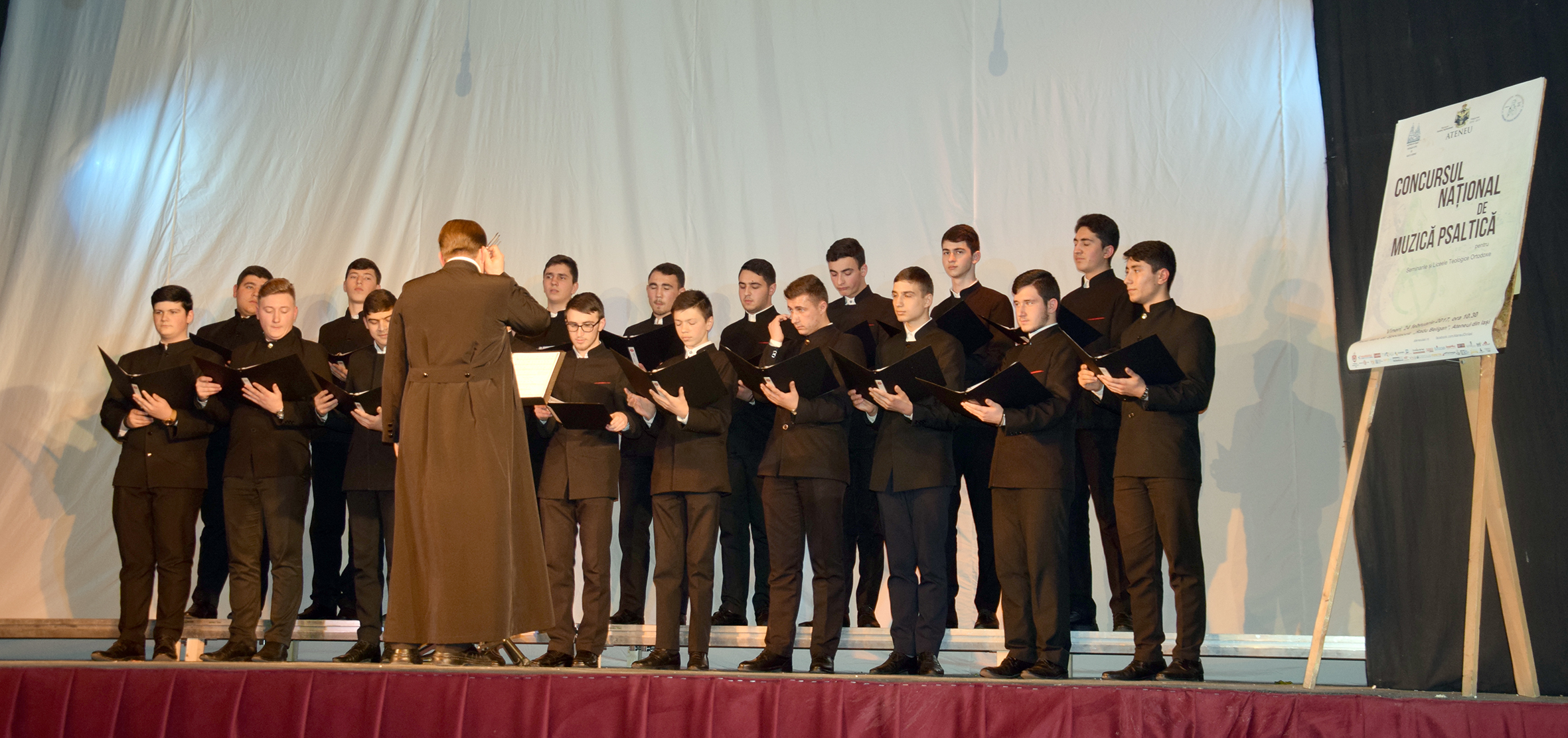 Menţiune (locul IV) a obţinut curul seminariului teologic liceal ortodox de la Huşi (Foto: Lucian Apopei) „Ne dorim să transformăm acest frumos concurs în olimpiada naţională de muzică psaltică“