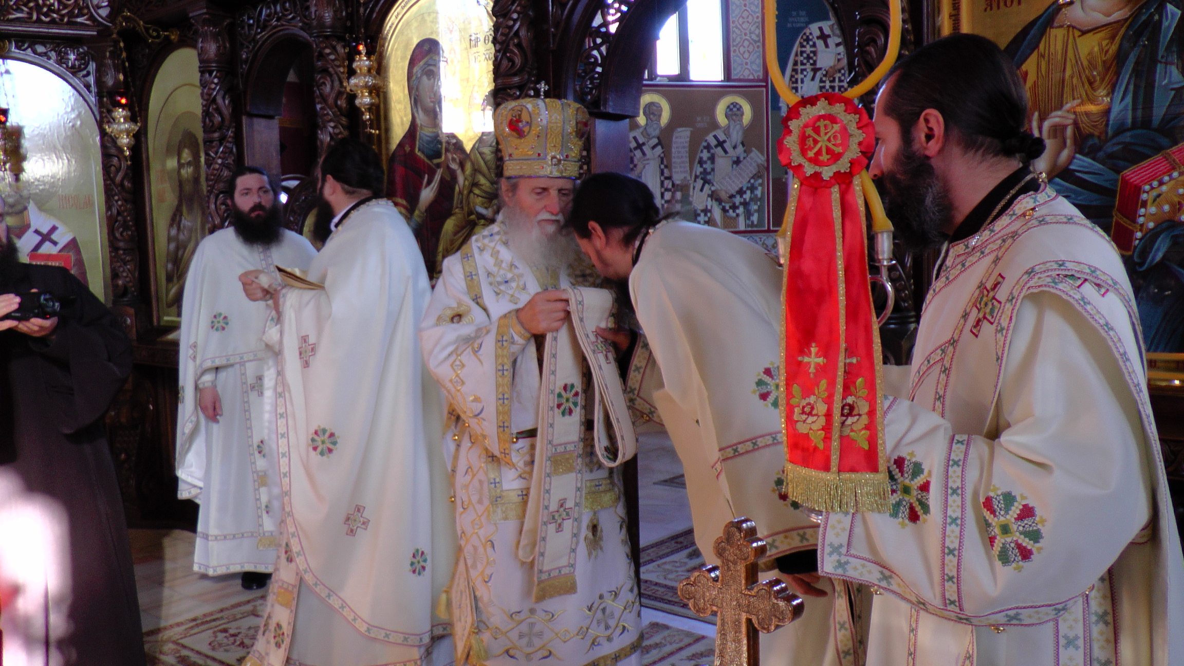 Două hirotonii oficiate de IPS Părinte Arhiepiscop Pimen la Mănăstirea Sihăstria Putnei