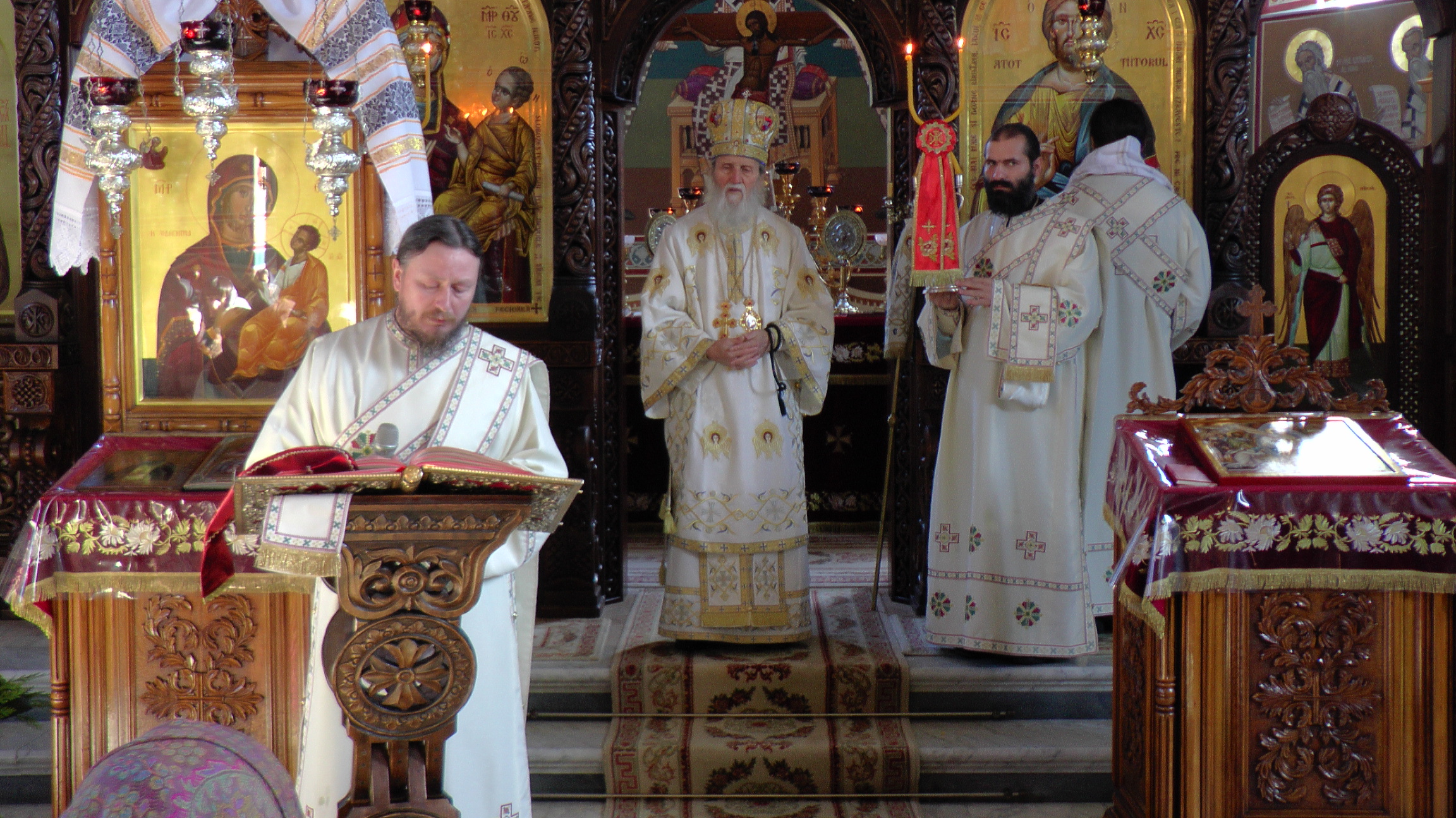 Două hirotonii oficiate de IPS Părinte Arhiepiscop Pimen la Mănăstirea Sihăstria Putnei