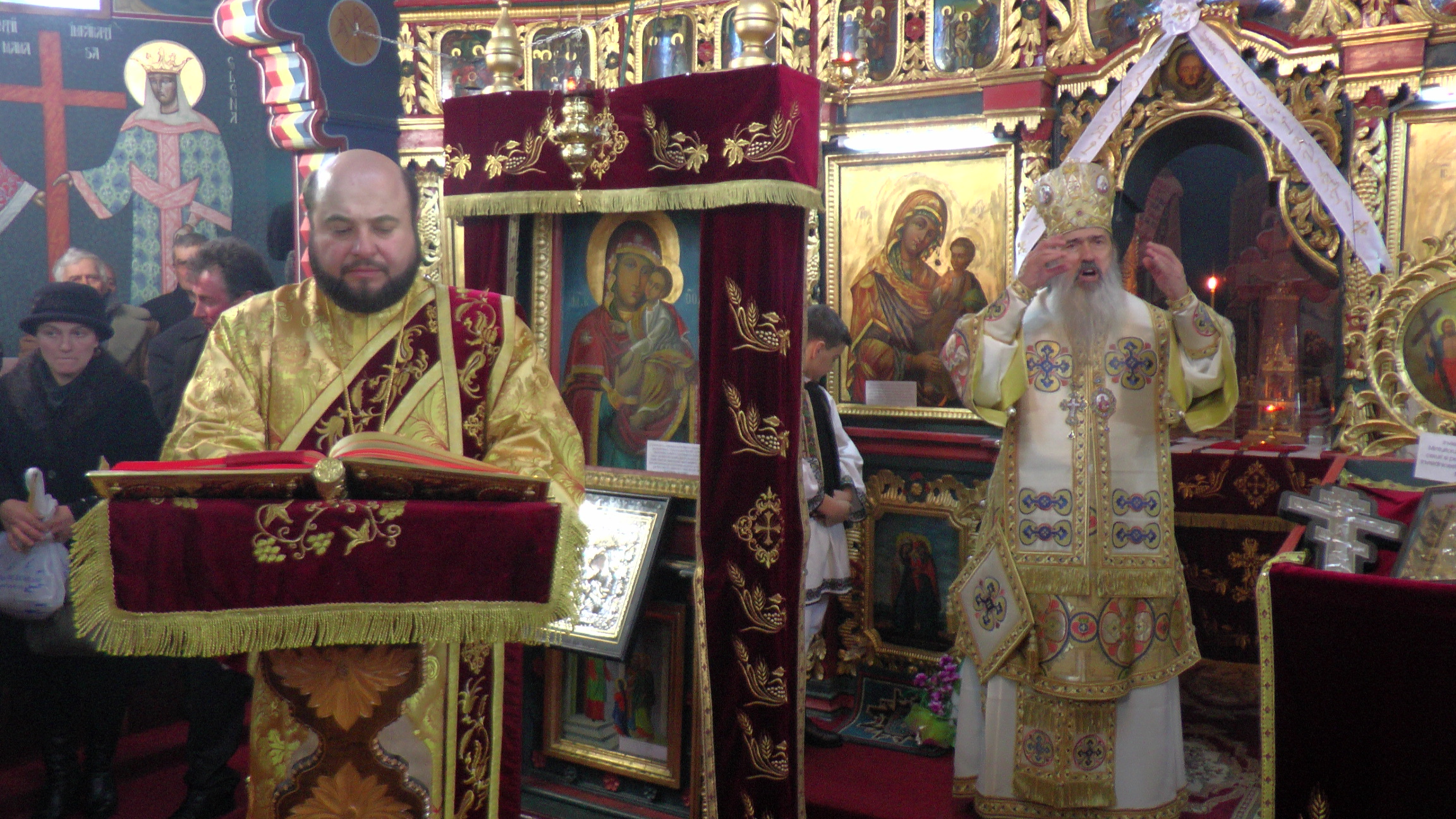 Liturghii arhiereşti în parohiile Gheorghiţeni şi Slătioara