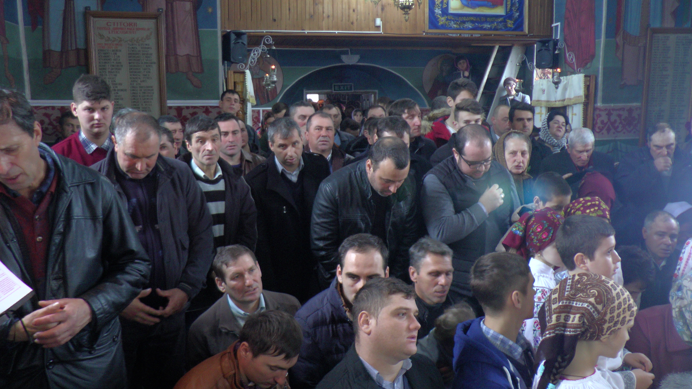 Credincioşii din Leucuşeşti s-au rugat împreună cu arhipăstorul lor