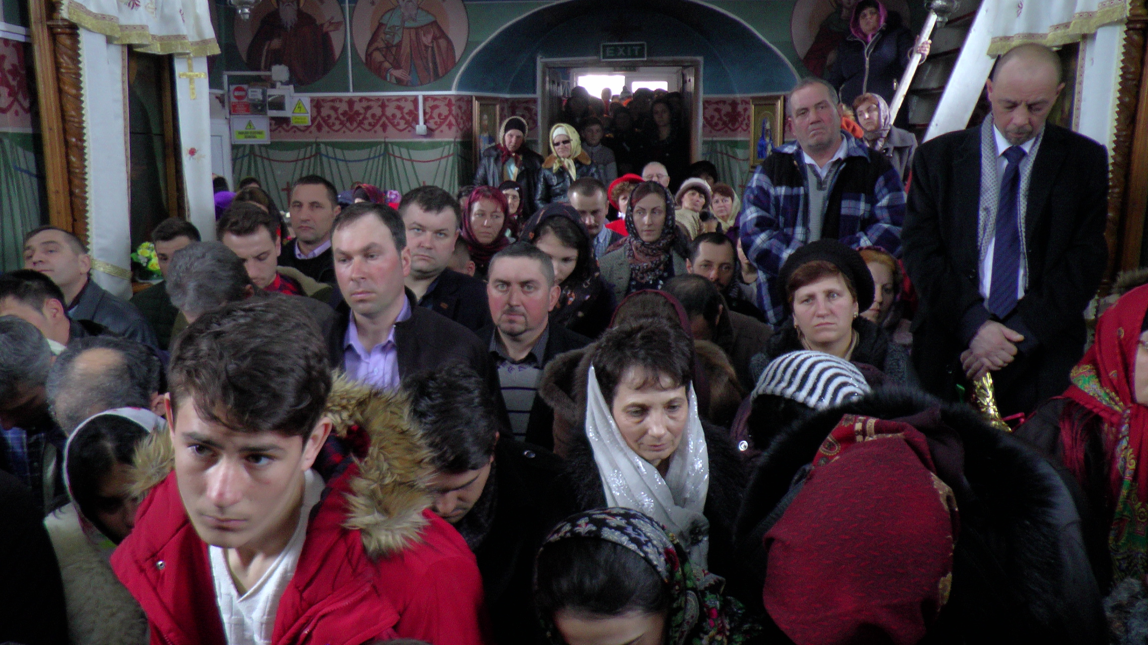 Credincioşii din Leucuşeşti s-au rugat împreună cu arhipăstorul lor