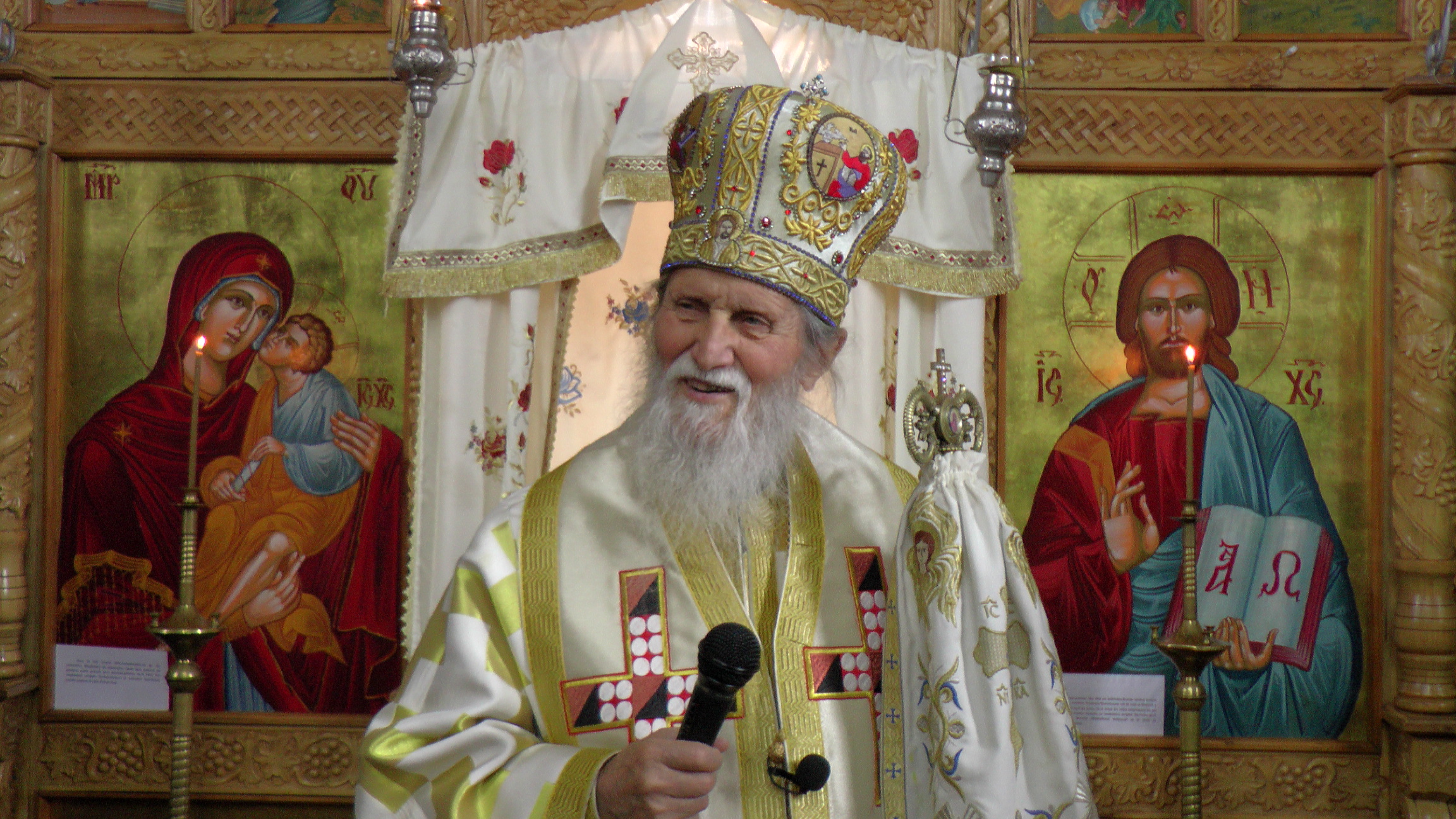 Credincioşii din Leucuşeşti s-au rugat împreună cu arhipăstorul lor