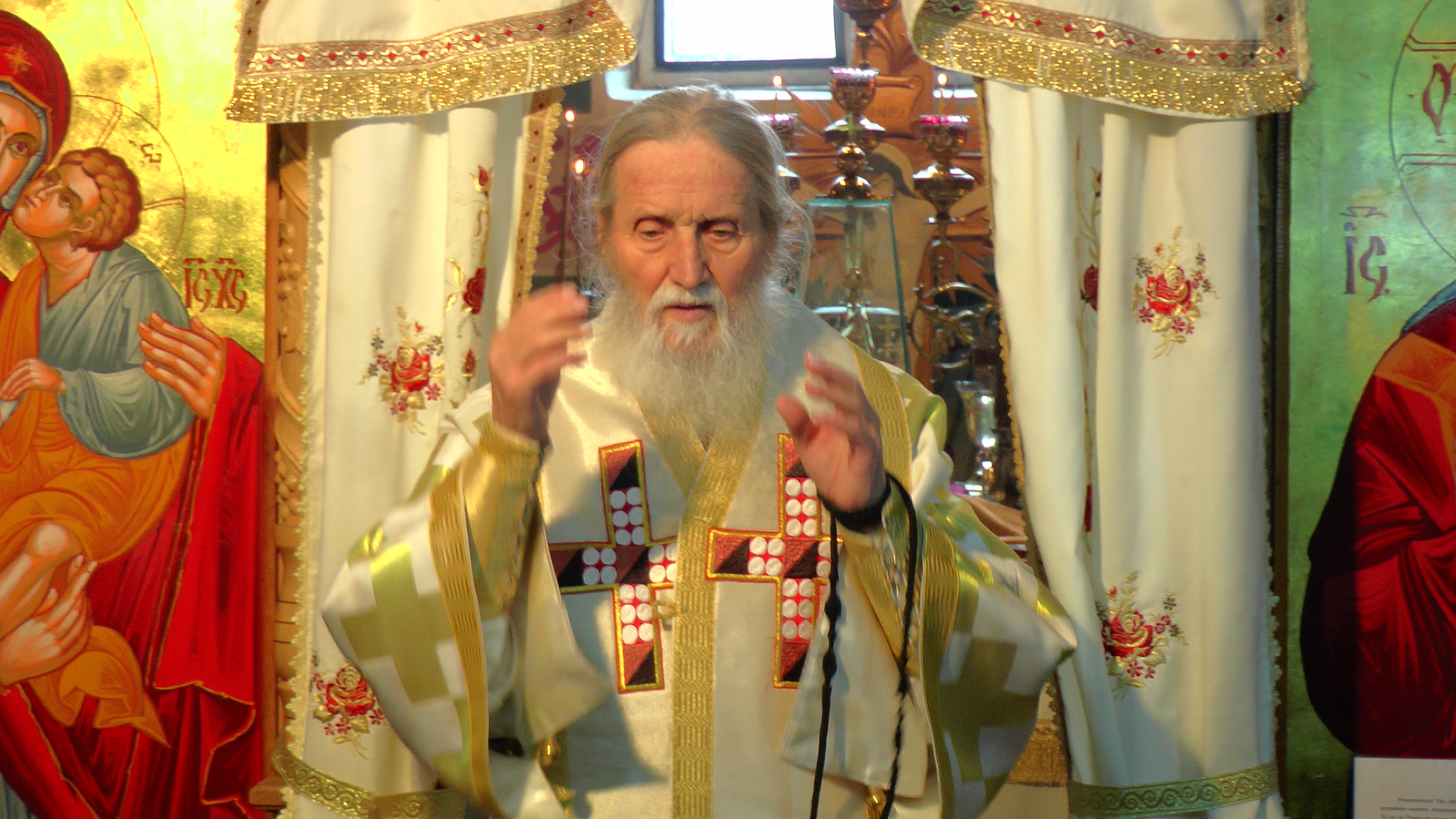 Credincioşii din Leucuşeşti s-au rugat împreună cu arhipăstorul lor