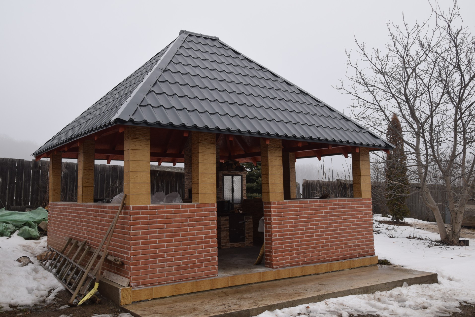 Liturghie arhierească la schitul cu trei viețuitori