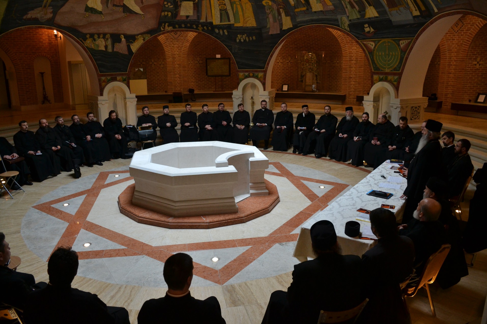 Şedinţa anuală a preoţilor misionari de caritate din Arhiepiscopia Iaşilor Şedinţa anuală a preoţilor misionari de caritate din Arhiepiscopia Iaşilor