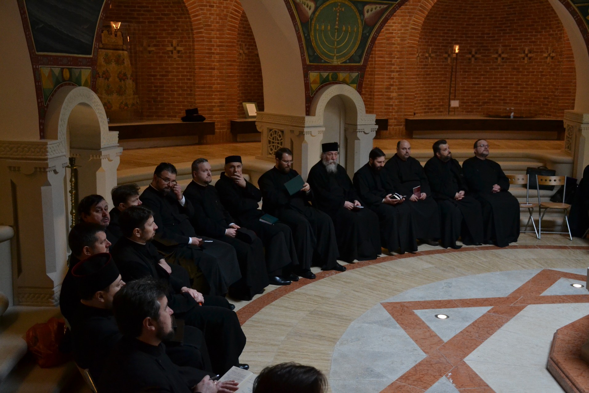 Şedinţa anuală a preoţilor misionari de caritate din Arhiepiscopia Iaşilor Şedinţa anuală a preoţilor misionari de caritate din Arhiepiscopia Iaşilor