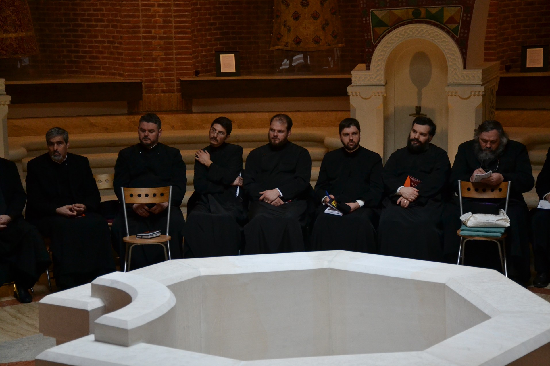 Şedinţa anuală a preoţilor misionari de caritate din Arhiepiscopia Iaşilor Şedinţa anuală a preoţilor misionari de caritate din Arhiepiscopia Iaşilor