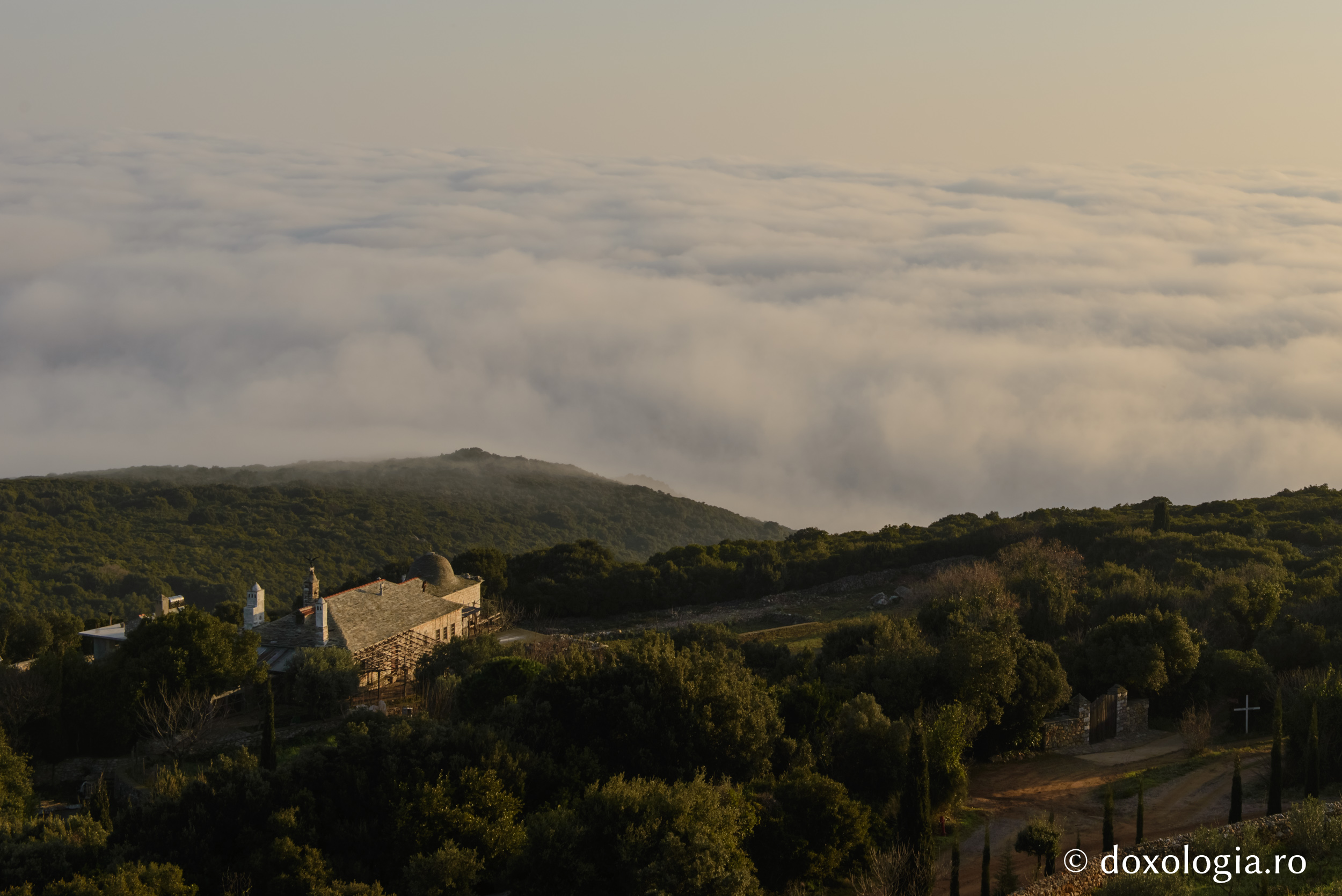 (Foto) Pustia Vigla – loc de nevoiţă din Grădina Maicii Domnului
