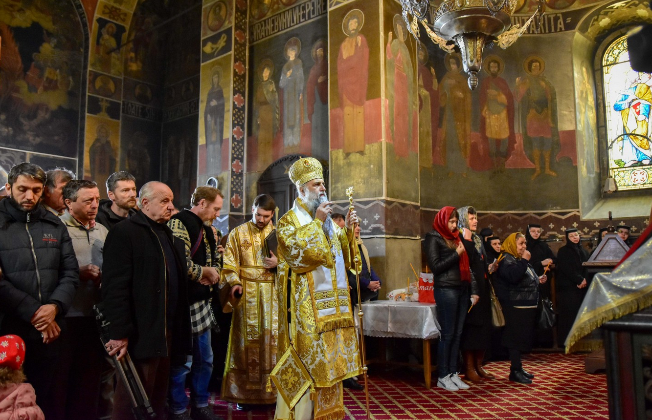 La Mănăstirea Stânișoara a fost adusă o copie a icoanei Maicii Domnului „Axion Estin”