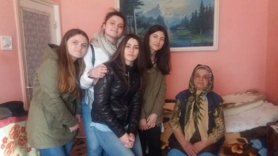 Din inimă pentru bunicii noştri