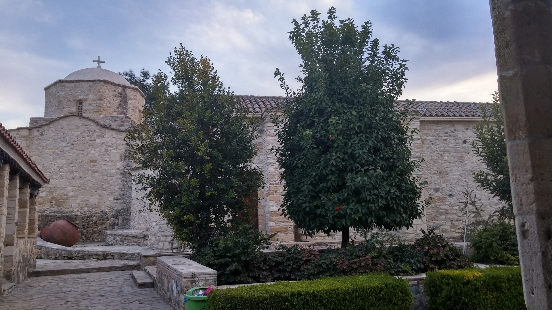 Vizita IPS Teofan în Biserica Ortodoxă a Ciprului