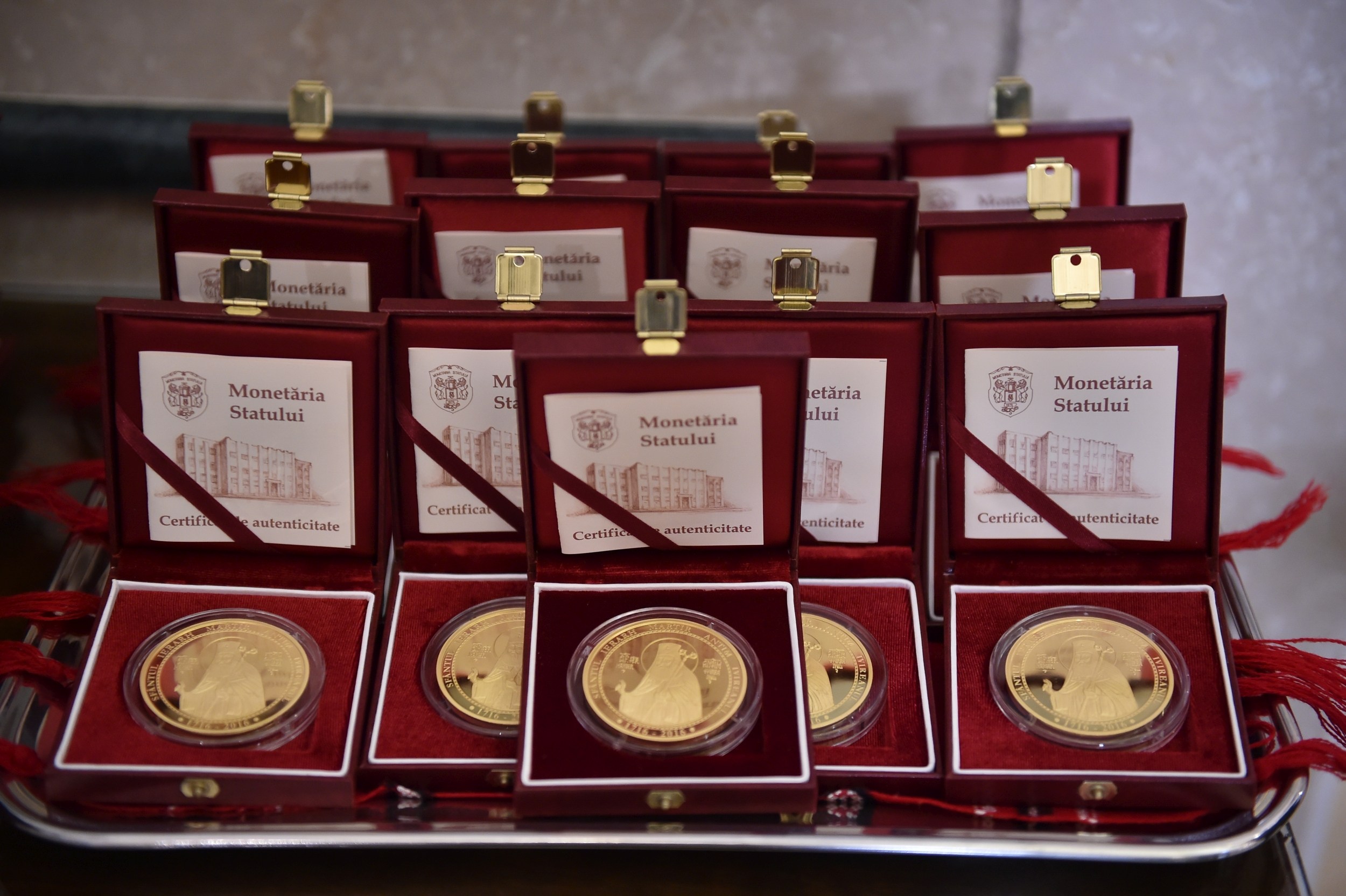 Realizatorii emisiunii „Universul Credinței” au fost premiaţi de Patriarhul României