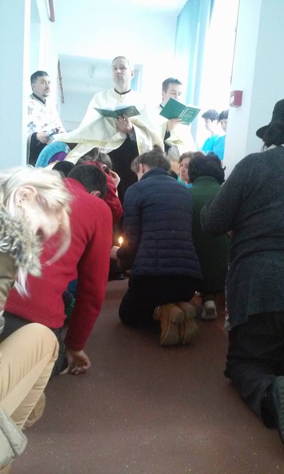 Bătrânii internaţi în Căminul UMS Răducăneni cercetaţi de slujtori ai sfintelor altare