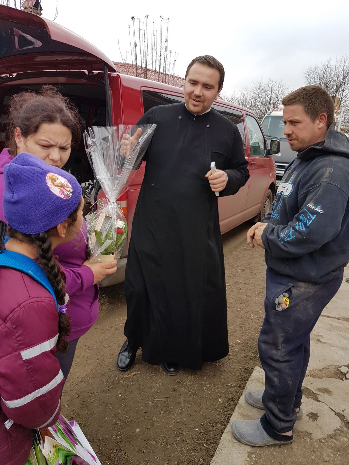 Ajutor pentru o familie rămasă fără adăpost Ajutor pentru o familie rămasă fără adăpost