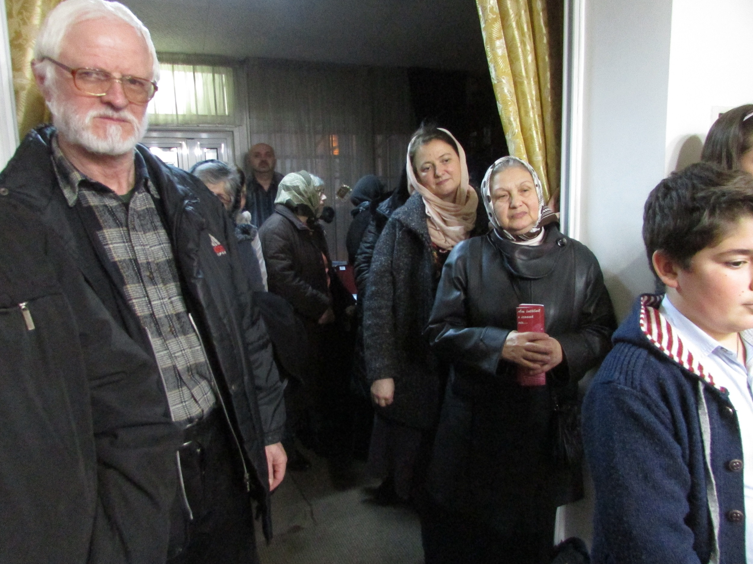 Lansare de carte la Parohia „Acoperământul Maicii Domnului” - Precista 3 din Piatra Neamţ : „Am întâlnit o icoană vie...”