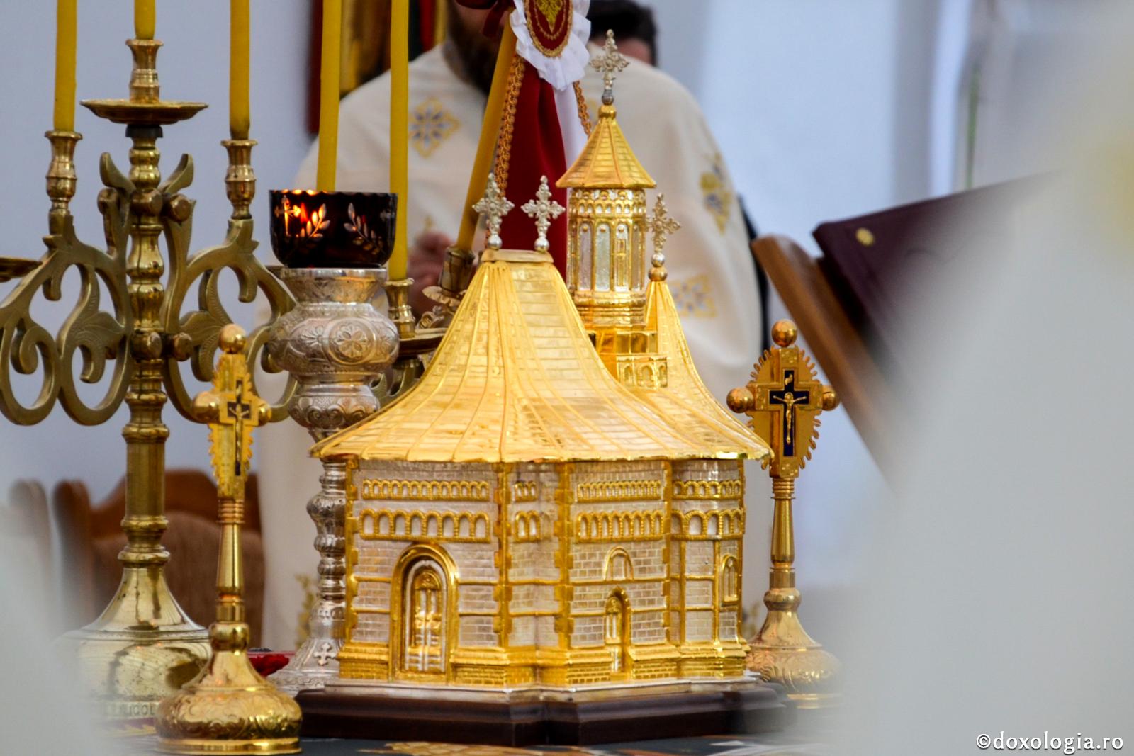 Foto: Bogdan Zamfirescu Preasfințitul Părinte Episcop Macarie, în vizită pastorală la românii din Uppsala