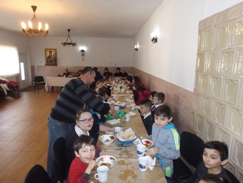Program social-filantropic în Parohia „Sfântul Nicolae“ din Buhuşi Program social-filantropic în Parohia „Sfântul Nicolae“ din Buhuşi