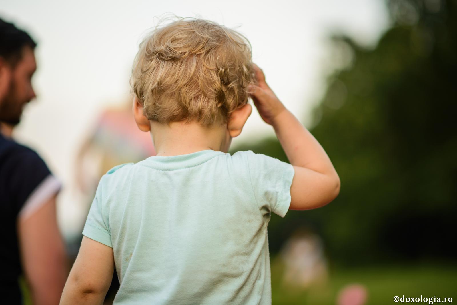 Modelează copilul de mic spre bine, nu căuta scuze că e rău când e mai mare