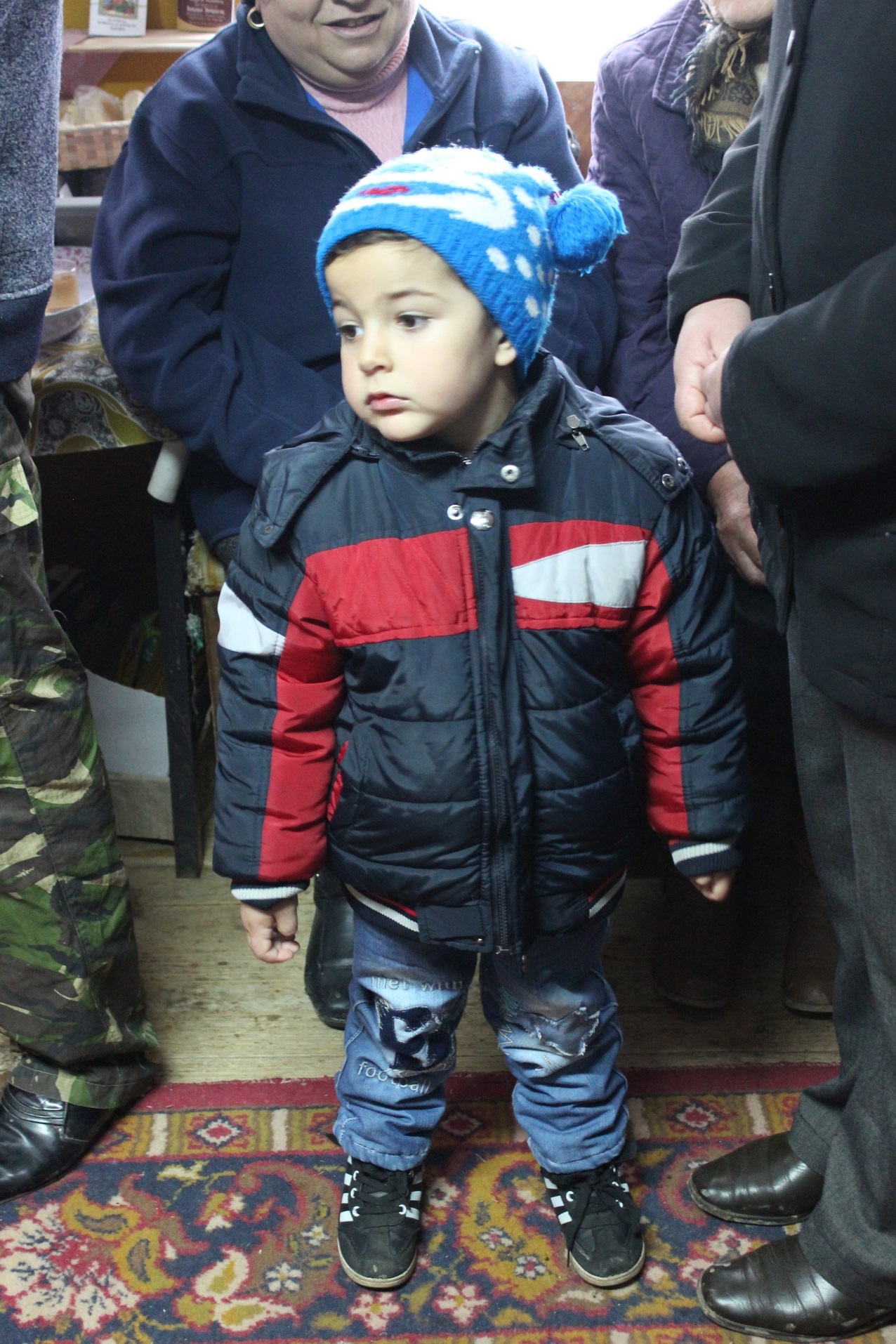 Activitate caritabilă în satul Curagău, demarată de membrii Colegiului „Sfântul Nicolae“ (GALERIE FOTO)