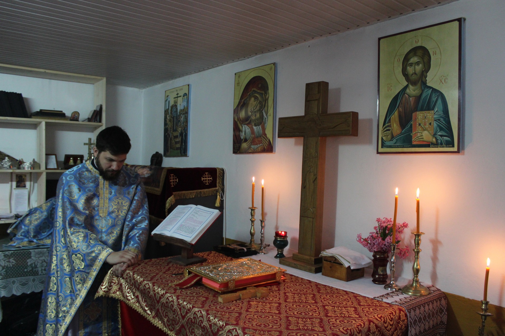 Activitate caritabilă în satul Curagău, demarată de membrii Colegiului „Sfântul Nicolae“ (GALERIE FOTO)