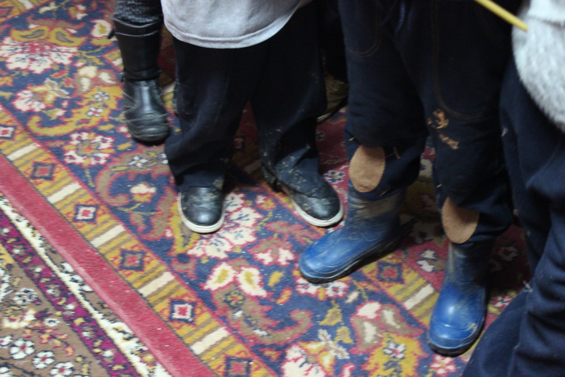 Activitate caritabilă în satul Curagău, demarată de membrii Colegiului „Sfântul Nicolae“ (GALERIE FOTO)