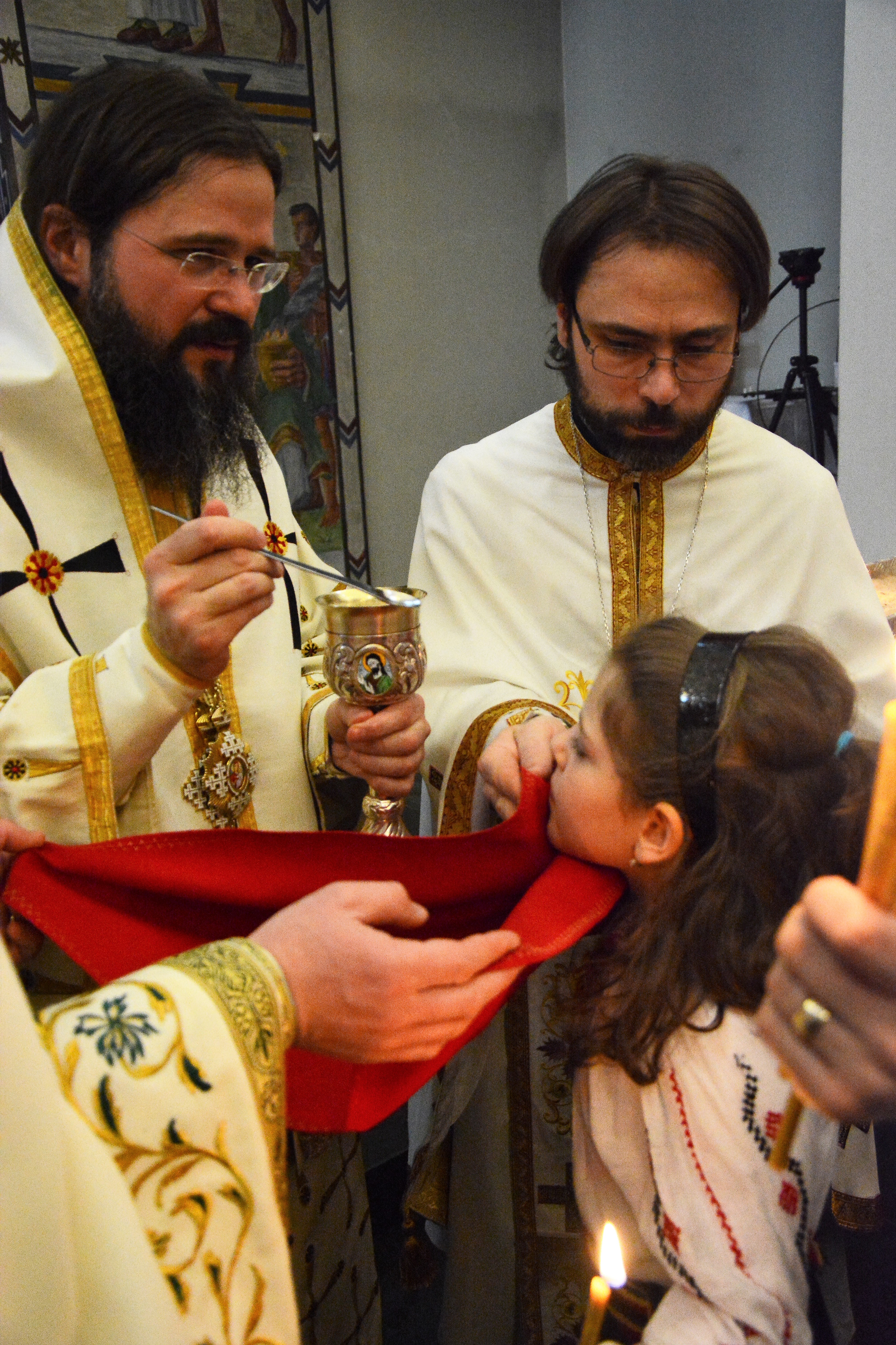 Preasfințitul Părinte Macarie a slujit în biserica parohiei românești din Oslo