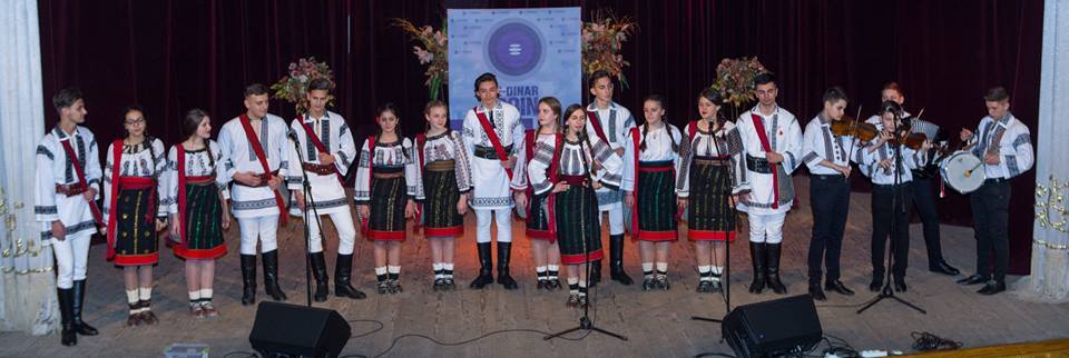 Grupul vocal tradiţional „Ai lui Ştefan, noi oşteni“, la Festivalul „Mărţişor 2017“ - Cernăuţi Grupul vocal tradiţional „Ai lui Ştefan, noi oşteni“, la Festivalul „Mărţişor 2017“ - Cernăuţi