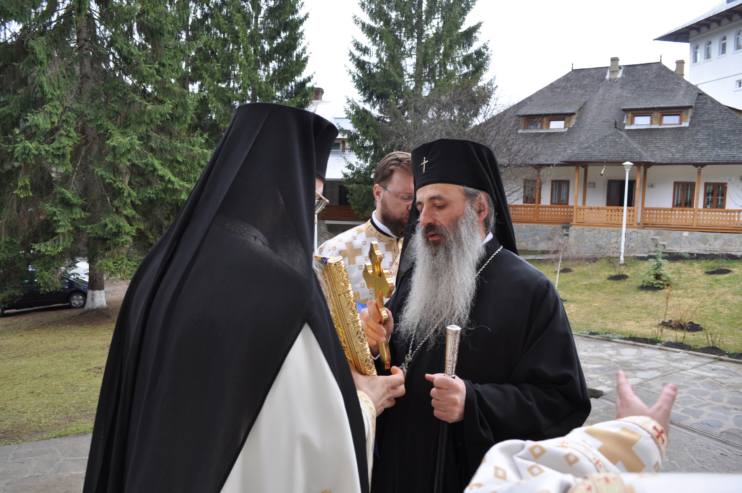 Hram la Mănăstirea Durău: „«Fie mie după cuvântul Tău» ar trebui să fie fundamentul vieţii noastre“