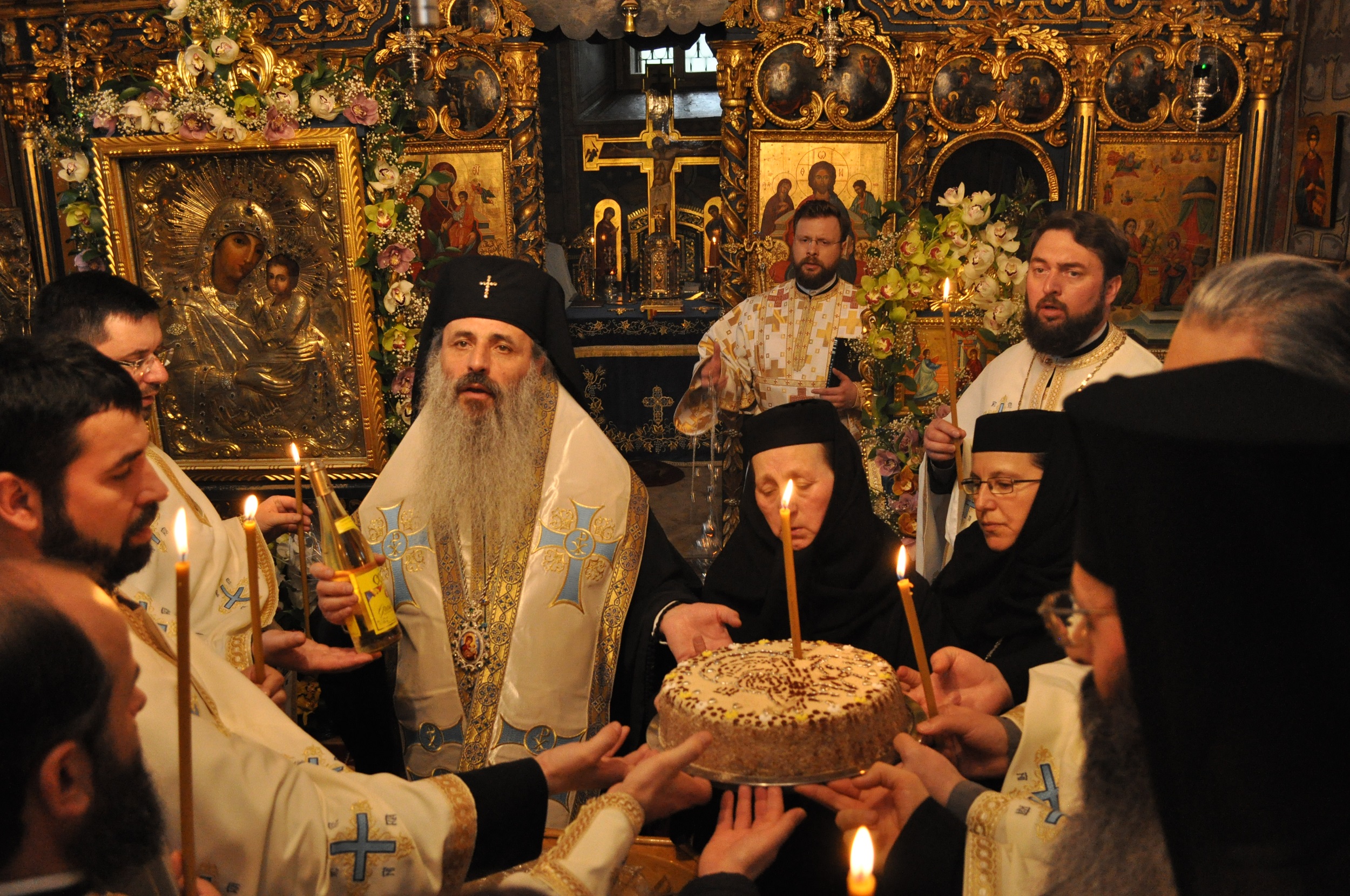 Hram la Mănăstirea Durău: „«Fie mie după cuvântul Tău» ar trebui să fie fundamentul vieţii noastre“