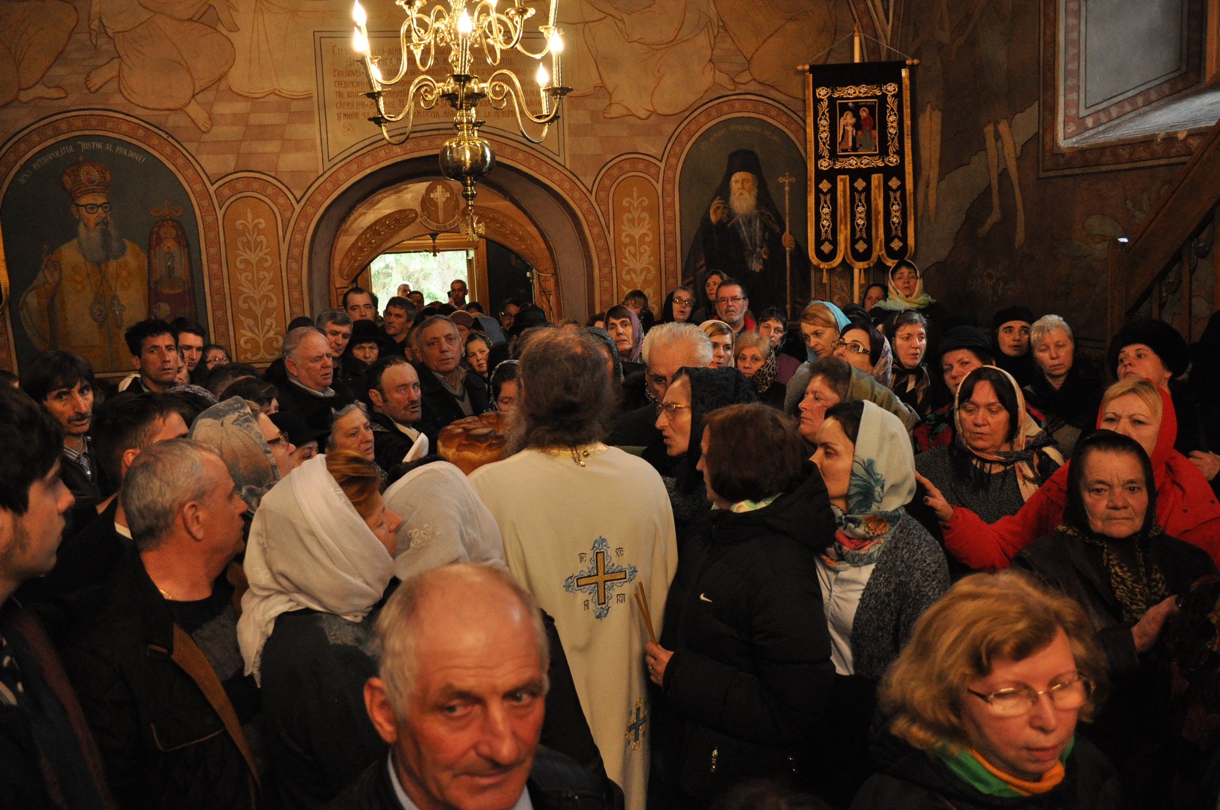 Hram la Mănăstirea Durău: „«Fie mie după cuvântul Tău» ar trebui să fie fundamentul vieţii noastre“