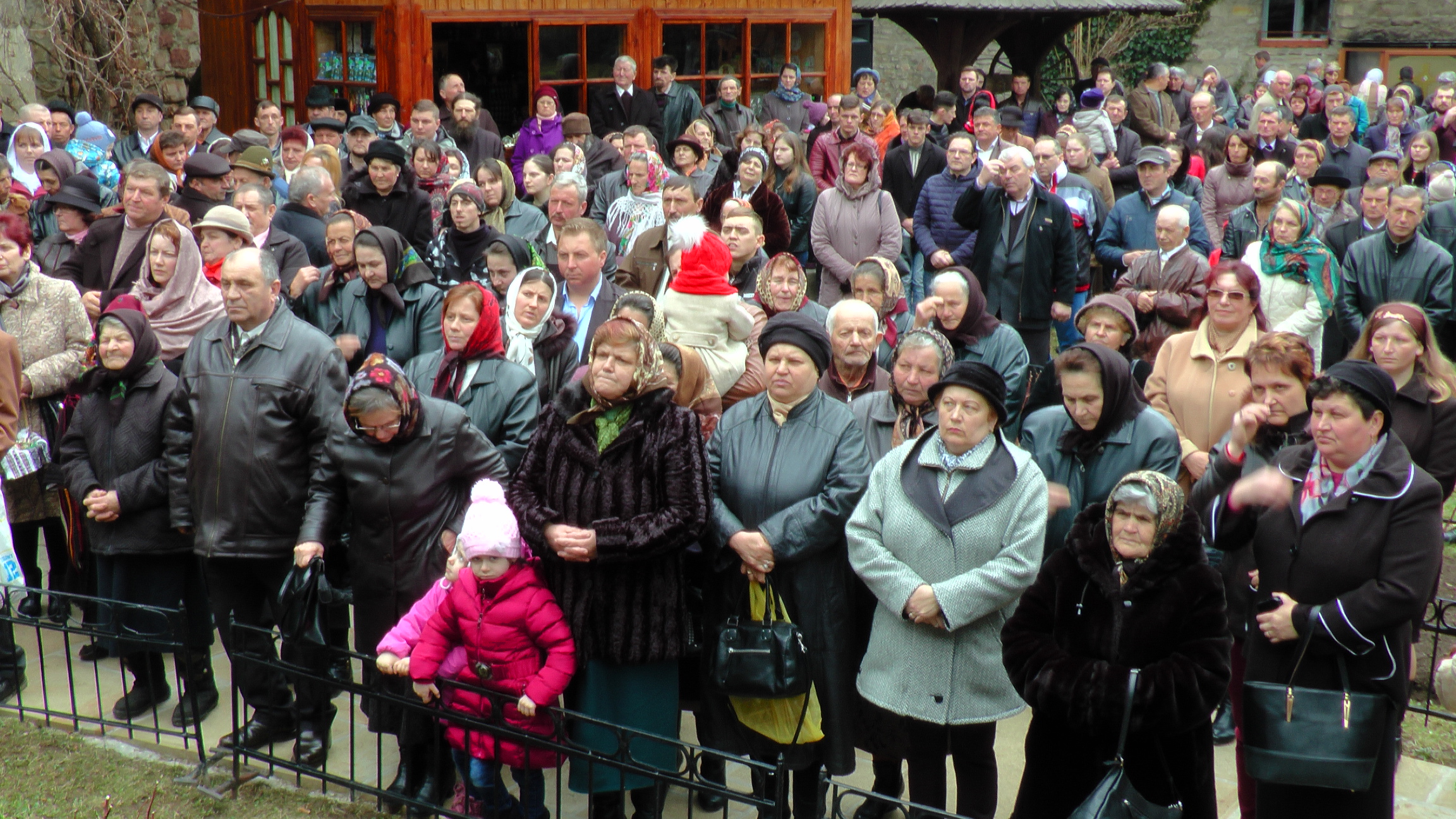 IPS Arhiepiscop Pimen, la hramul Mănăstirii Moldovița: „Ascultarea aduce linişte sufletească“