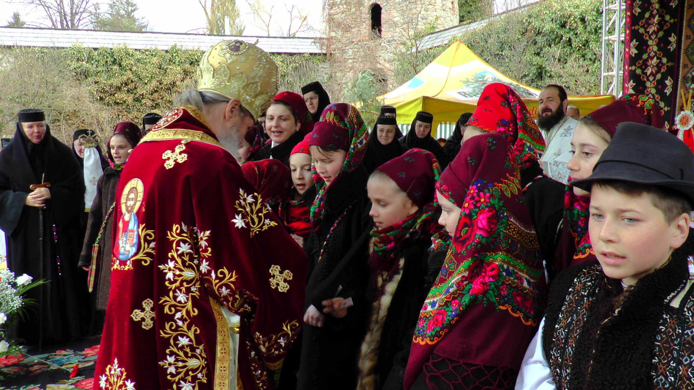 IPS Arhiepiscop Pimen, la hramul Mănăstirii Moldovița: „Ascultarea aduce linişte sufletească“