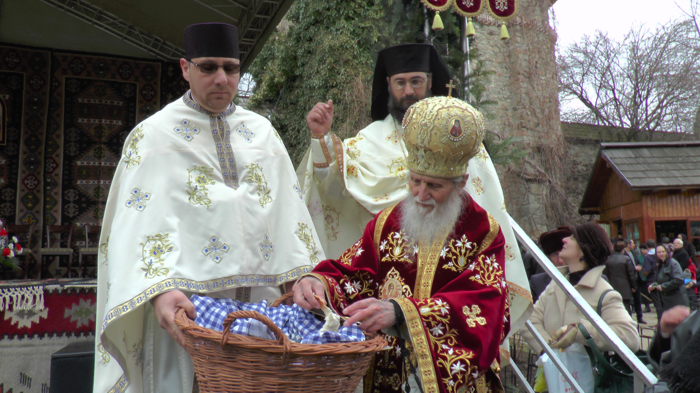 IPS Arhiepiscop Pimen, la hramul Mănăstirii Moldovița: „Ascultarea aduce linişte sufletească“