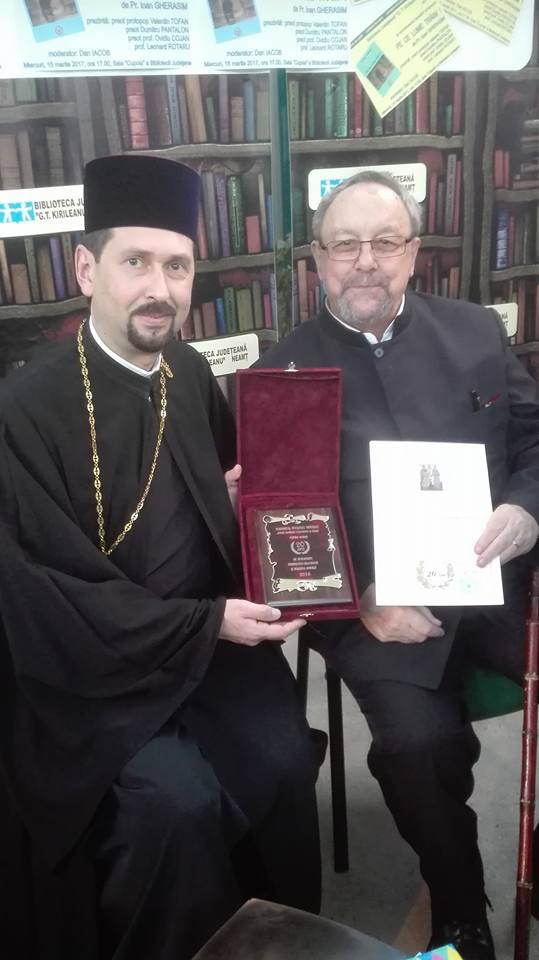 Volumul „Pe ce lume trăim!“, lansat la Piatra Neamţ