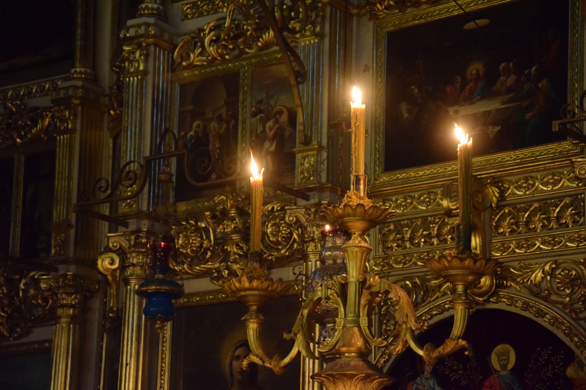 Liturghia Darurilor mai înainte sfinţite unită cu Vecernia, la Catedrala Mitropolitană din Iaşi Liturghia Darurilor mai înainte sfinţite unită cu Vecernia, la Catedrala Mitropolitană din Iaşi