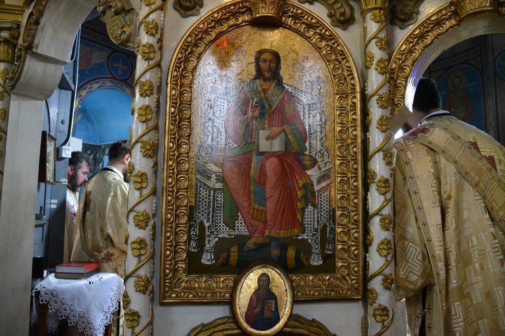 Vizită arhierească în Protopopiatul Hârlău: „Suntem chemați să înțelegem taina Bisericii din care facem parte”