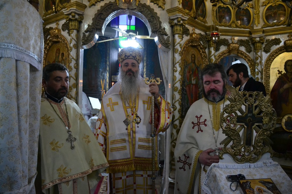 Vizită arhierească în Protopopiatul Hârlău: „Suntem chemați să înțelegem taina Bisericii din care facem parte”