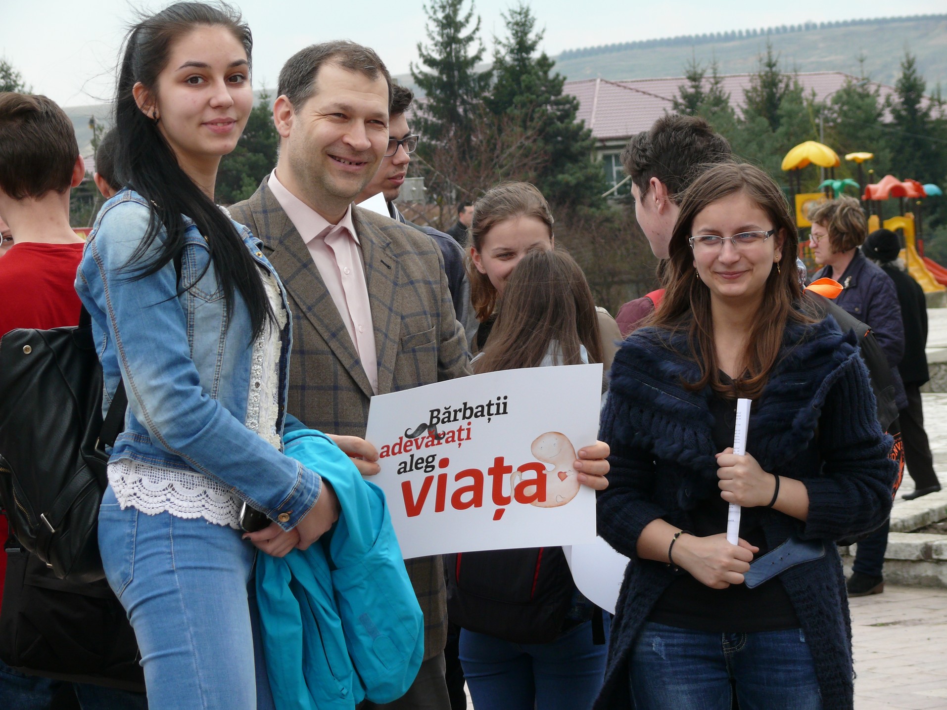 Numeroase mesaje pro viaţă, la Fălticeni