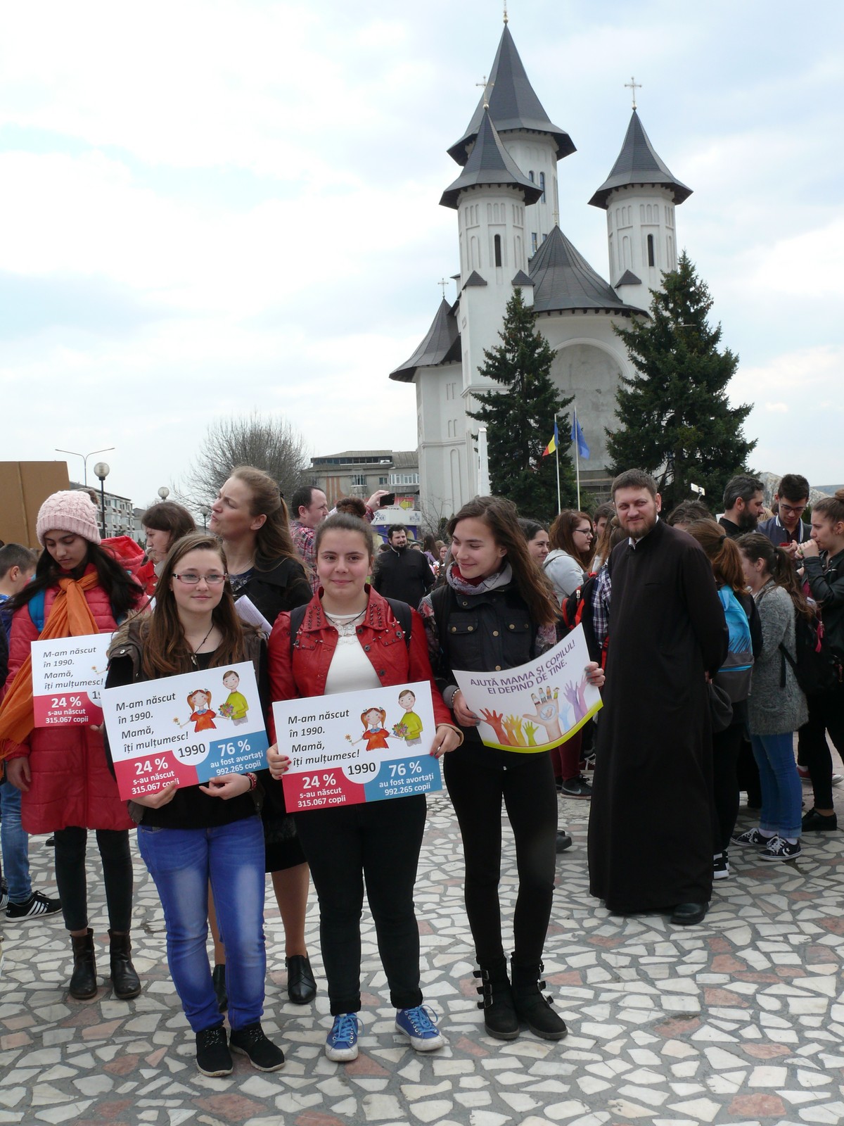 Numeroase mesaje pro viaţă, la Fălticeni