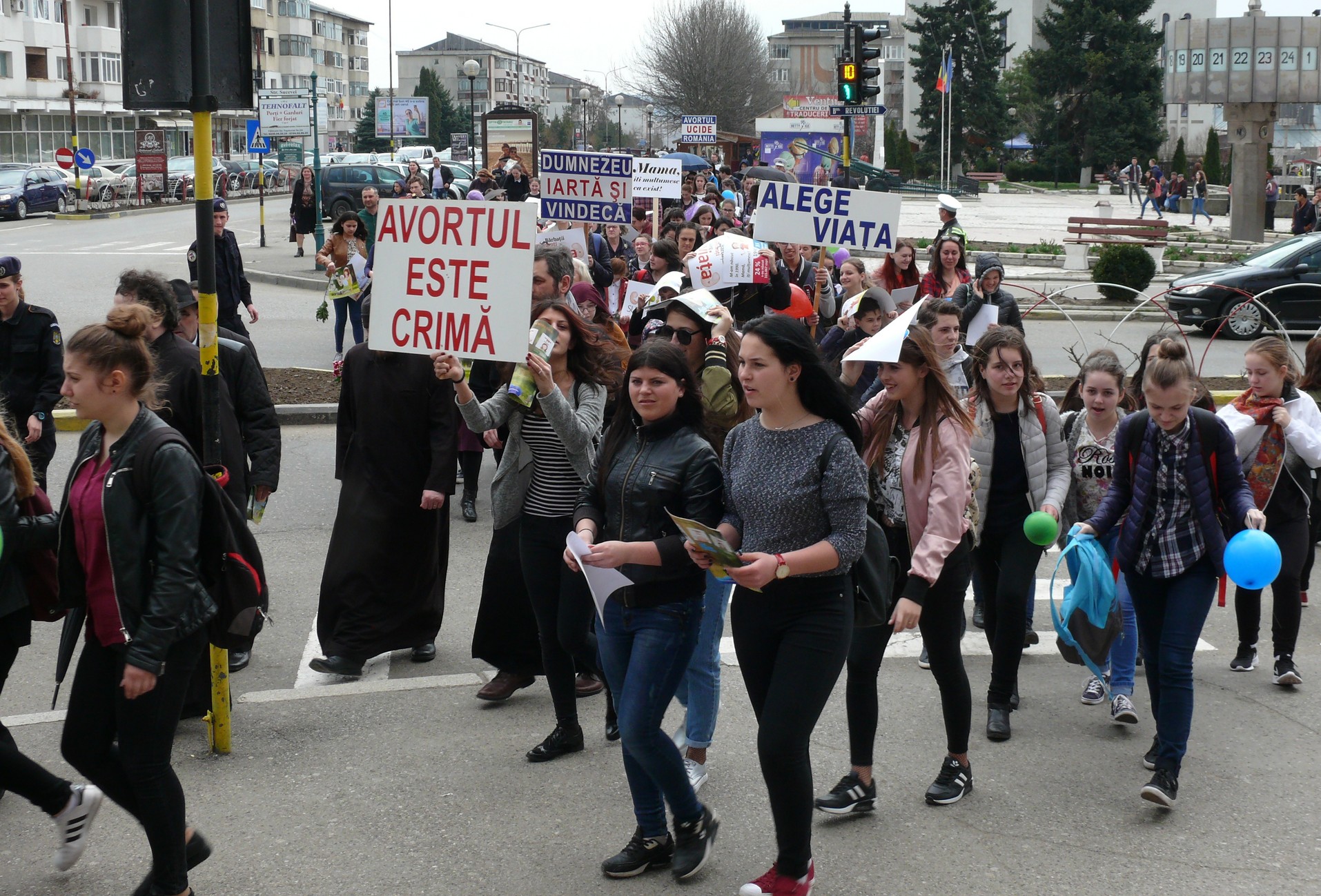 Numeroase mesaje pro viaţă, la Fălticeni