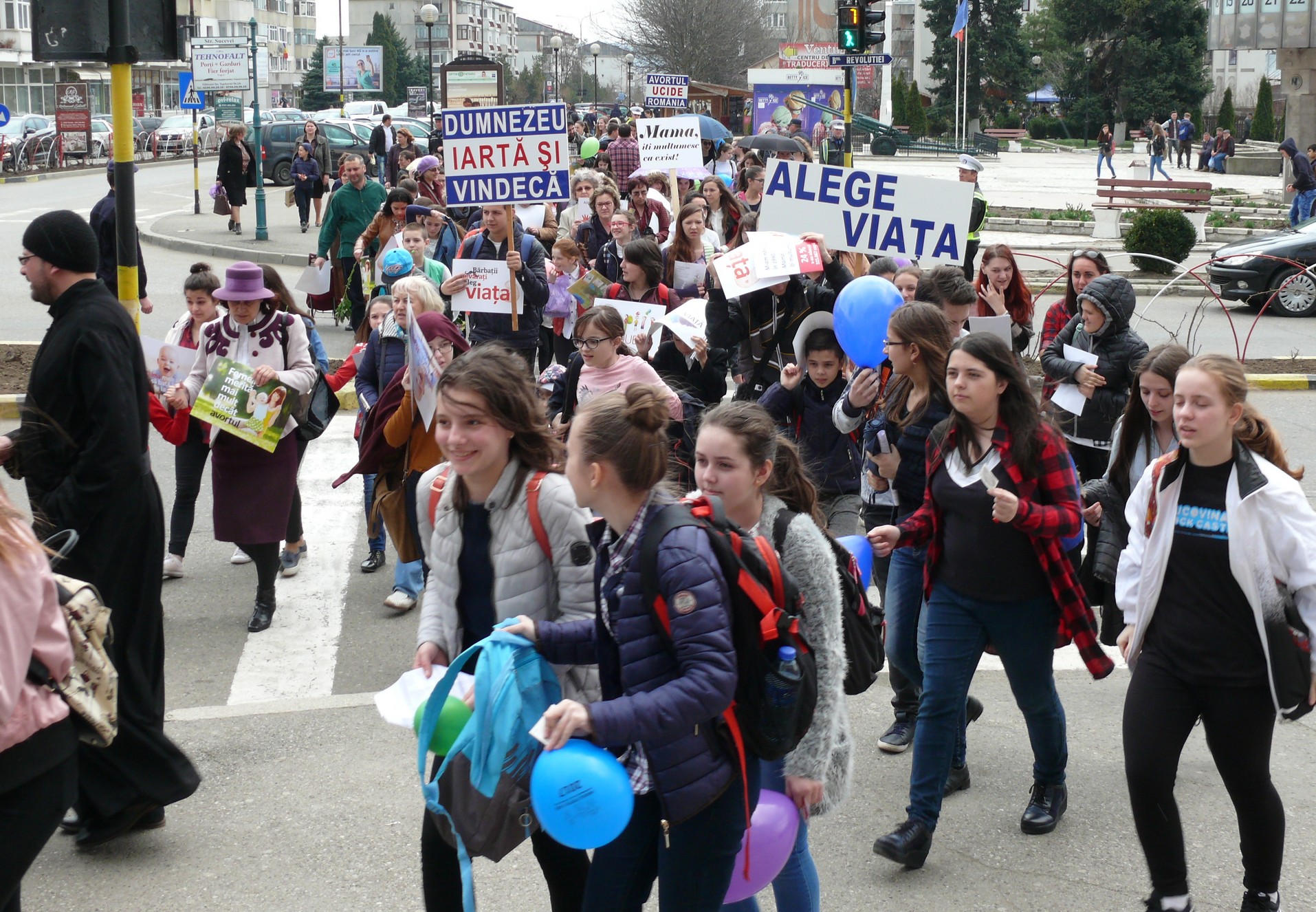 Numeroase mesaje pro viaţă, la Fălticeni