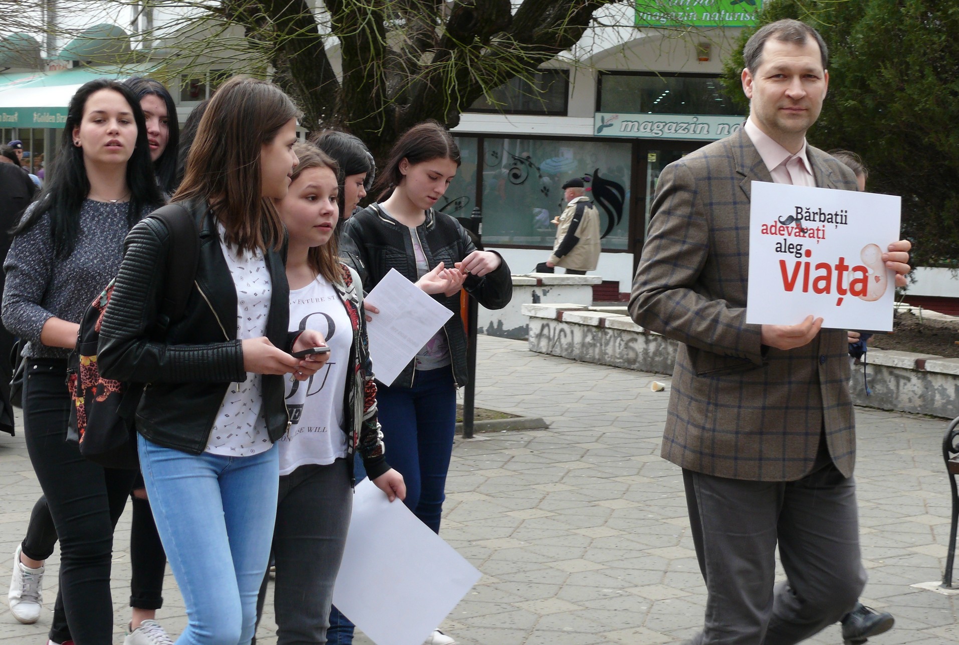 Numeroase mesaje pro viaţă, la Fălticeni