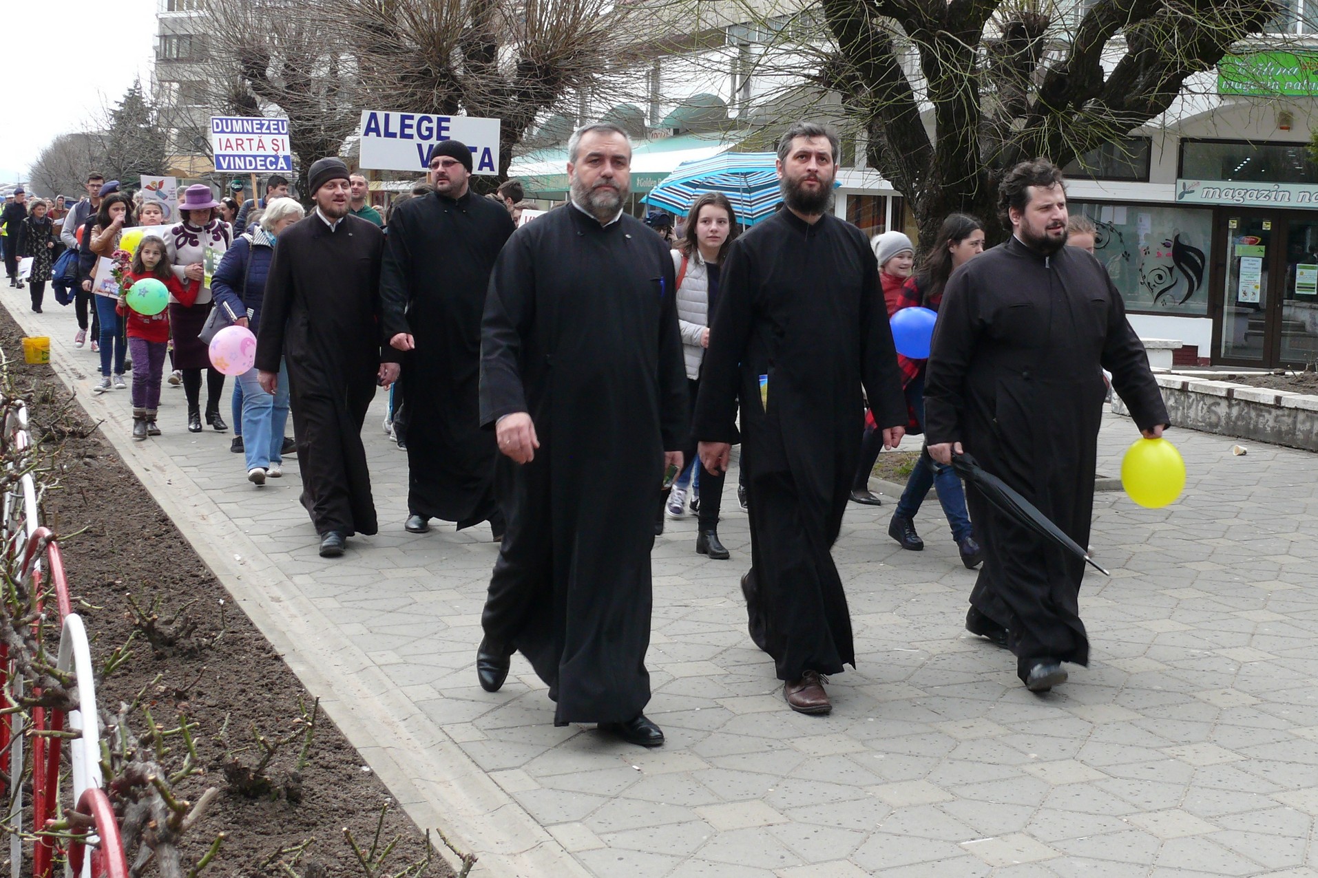 Numeroase mesaje pro viaţă, la Fălticeni