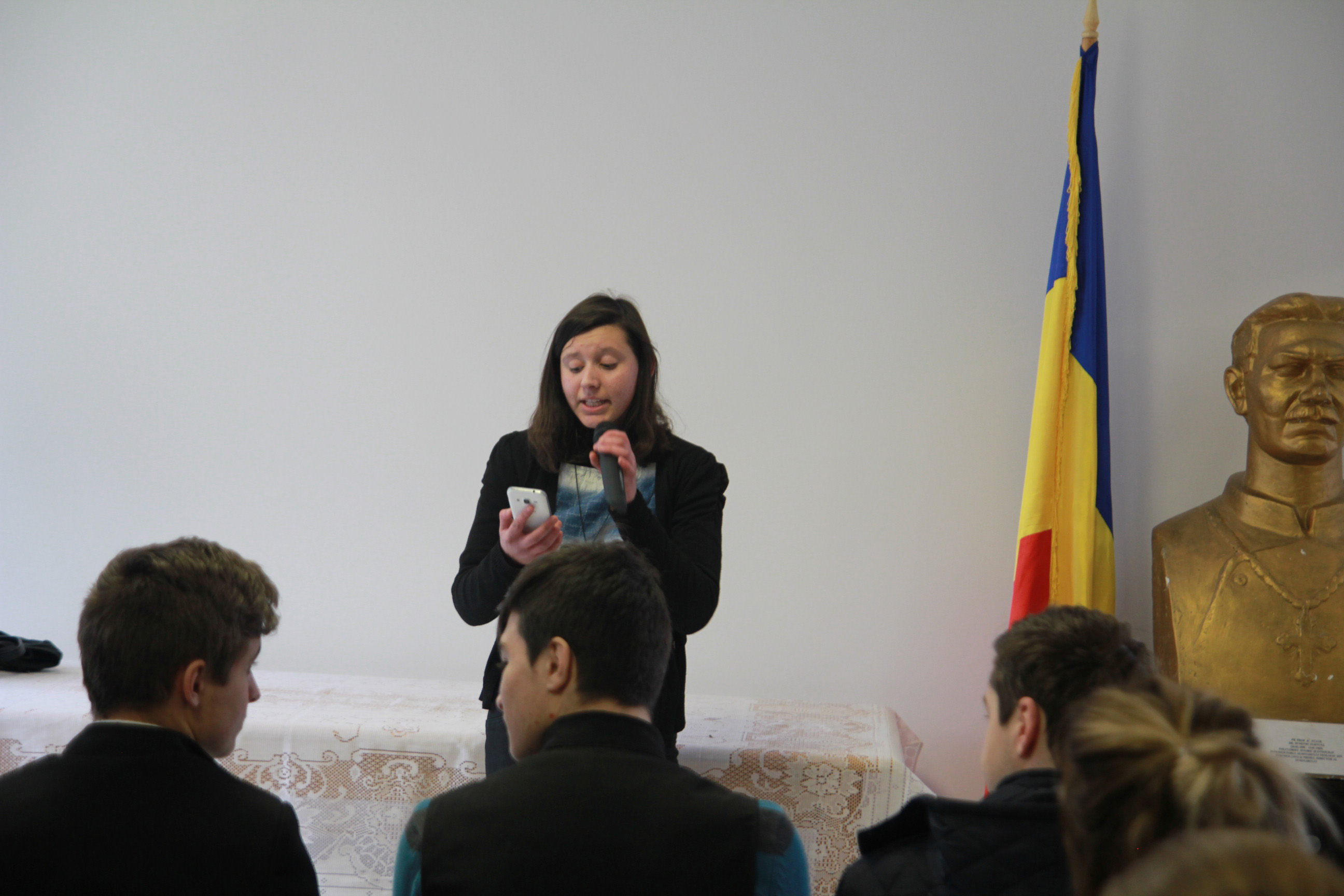 Muzeul Etnografic Aleph a ajuns și la Seminarul din Dorohoi